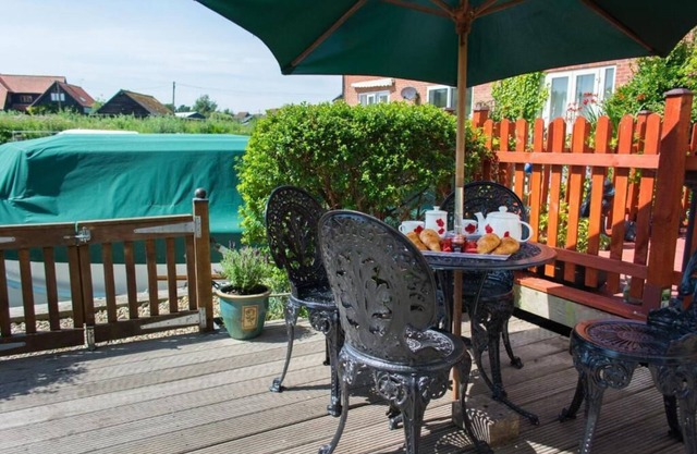 Host & Stay | Quayside Cottage