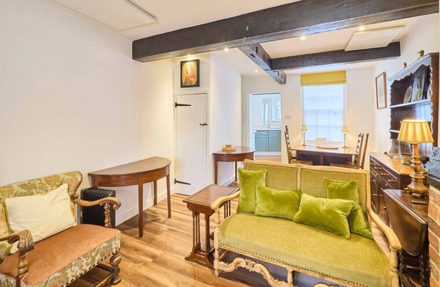 Host & Stay | St Radigunds House