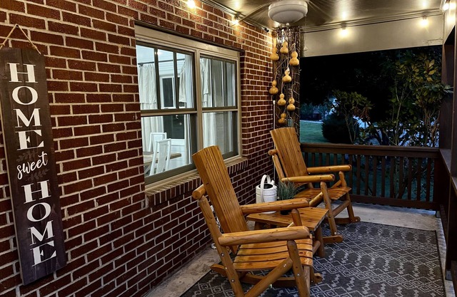 Spring Specials! Affordable & Clean, Close to everything! Guests love it!