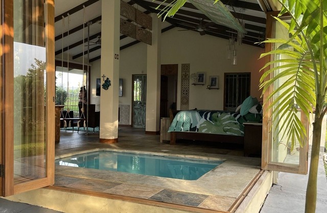 Hot springs 1 mile. Amazing views.Arenal Volcano 23.8 miles . Luxury and comfort