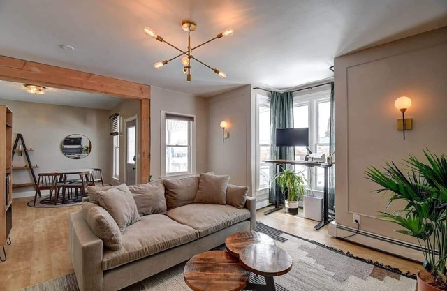 Hot Tub, 1 Block Off Main St, Fire Place, Pets OK!