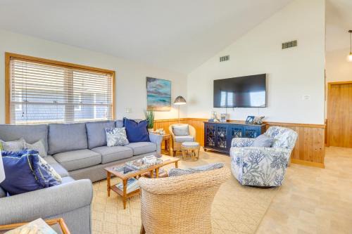 Hot Tub and Ocean Views Kitty Hawk Haven!