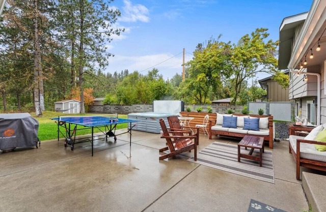 Hot Tub | Blackstone | Fire Pit | Ping Pong |River