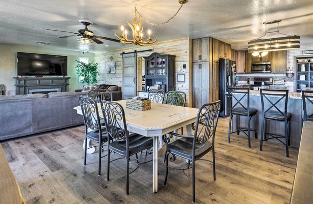 Hot Tub & Fire Pit: Pet-Friendly Home in Payson