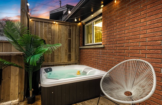 Hot Tub Delight, King Beds & Unforgettable Moments