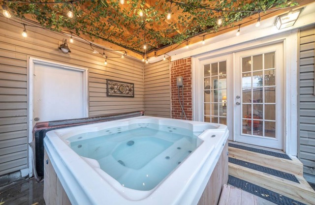 Hot Tub - Fire Pit- Arcade Games