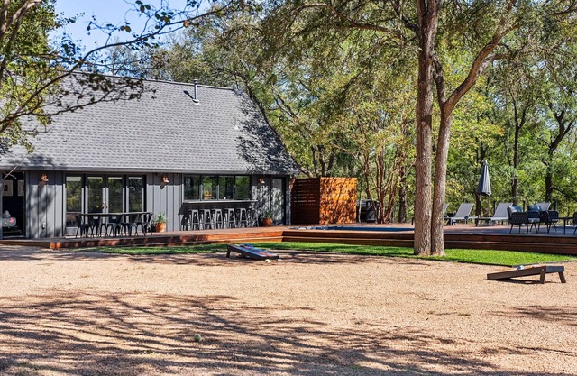 Hot Tub + Fire Pit + Pool + Game Room ~ Guesthouse