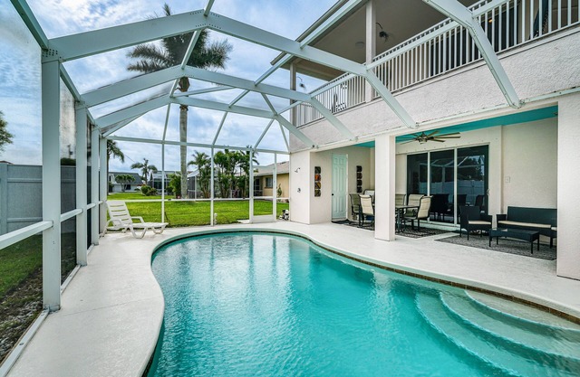 Hot Tub + Fire Pit: Spacious Cape Coral Oasis!