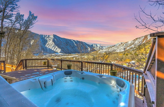Hot Tub, Game Room w/ Mountain Views Near Town