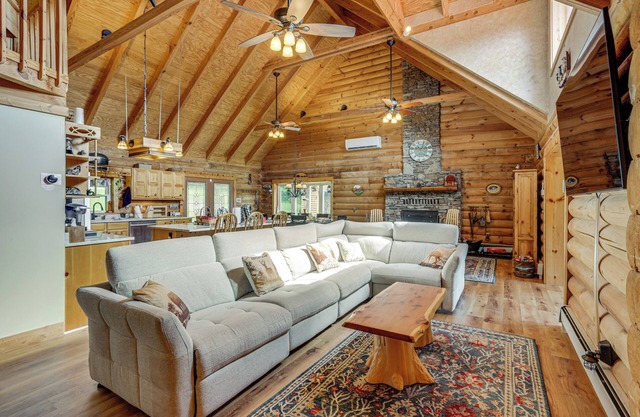 Hot Tub, Game Room & Fall Views: Deep Creek Cabin