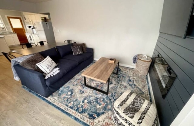 Hot Tub Haven - Short walk to brewery or candy store!
