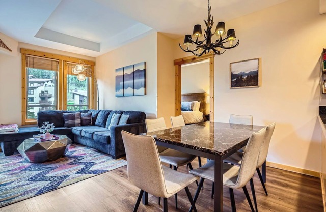 ★★Hot Tub in Building - Center Village Condo★★