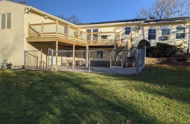 Hot tub new ranch close to Killington