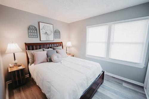 Hot Tub, Pool table, Sleeps 10