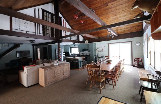 PROPRIÉTÉ INCROYABLE AVEC HOT TUB, BAR, POOL TABLE, FP'S
