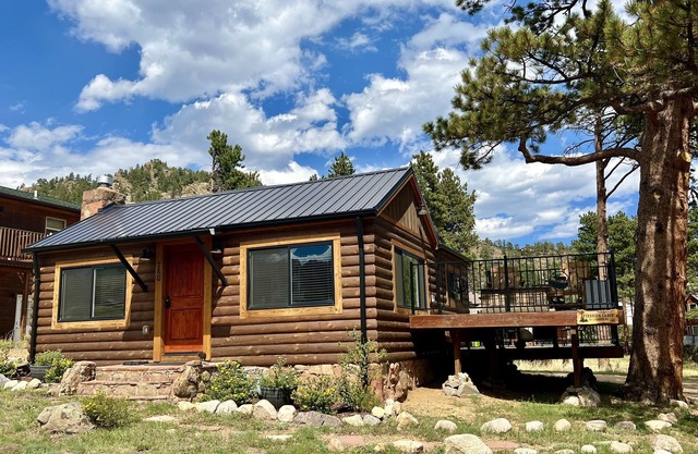NOUVELLE LISTE! Complètement rénové, vues spectaculaires, à 5 min de RMNP, WIFI