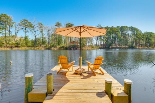 Hot Tub, Sunrooms and Fire Pits Deltaville Home!