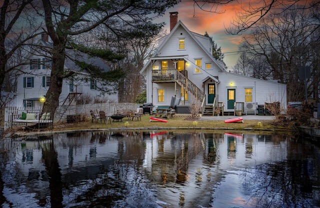 Hot Tub~Theater~Game Room~Historic Home~Acadia National Park, Dogs are welcome