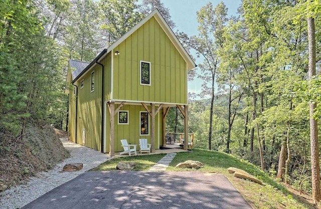 Sassy Cabin VIEWS Creek Sounds Mins to Town