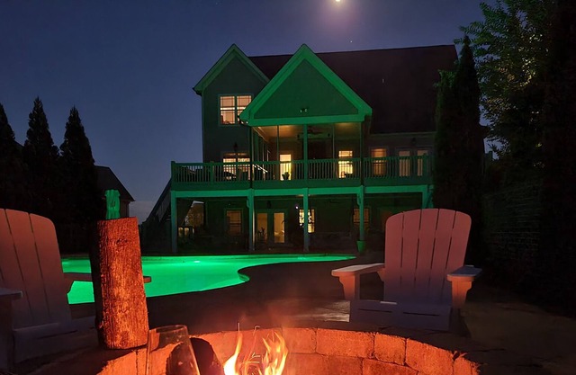 Hot Tub, Wood Fire Pit, 2 Gas Fires, Large pool, Gym, Pool Table, Darts, etc!