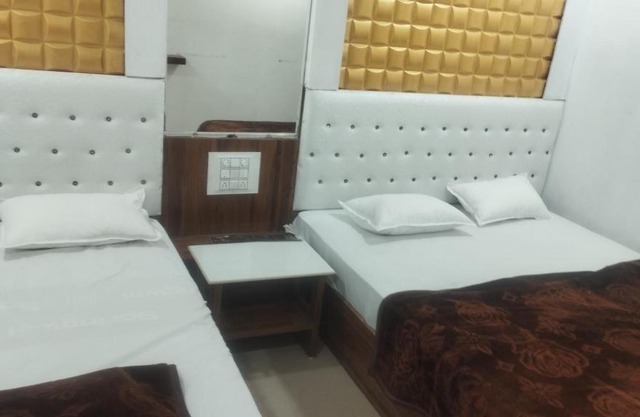 Hotal new food restaurant
