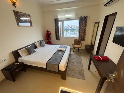 Hotel 24 Inn