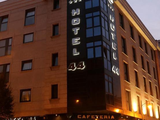 Hotel 44