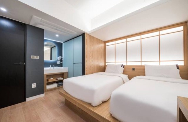 HOTEL 701