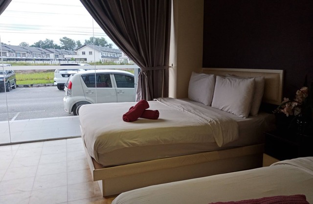 Hotel 77