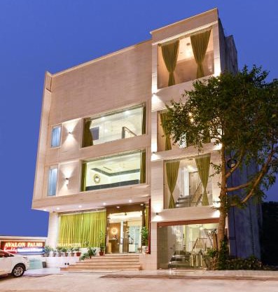 Hotel Avalon Palms Agra