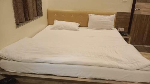 Hotel Bani Hashim 110 Mtrs from Dargah