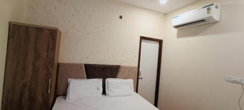 Hotel Bhandari