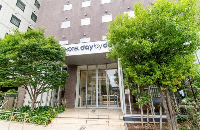 Hotel day by day