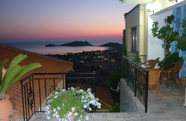 Hotel Dina - Ξενοδοχείο Ντινα