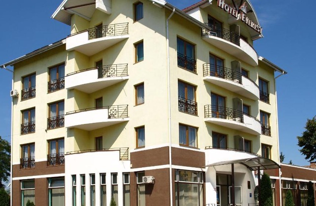 Hotel Everest
