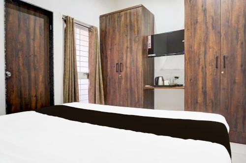 Hotel Galaxy Residency Airport Stay
