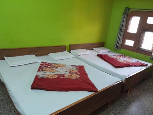 Hotel Gayatri Guest House Haridwar Near Railway Station - Ganga Ghat - Best Hotel in Haridwar