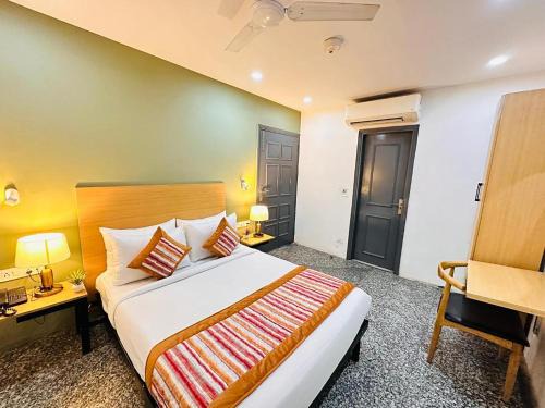 Hotel Golden Saffron By Qotel Punjabi Bagh