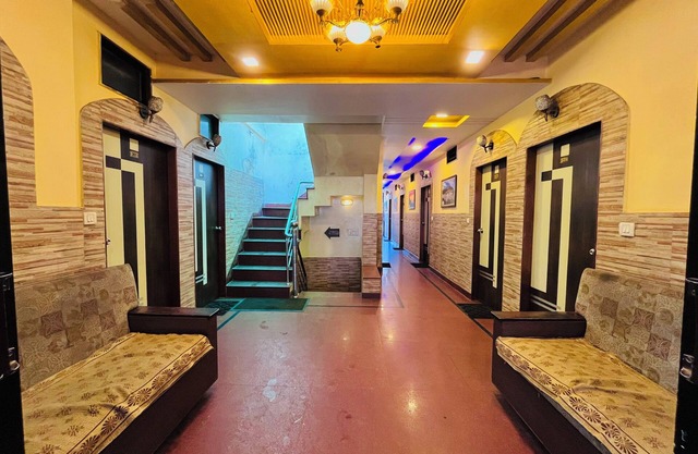 Hotel Goodluck Residency