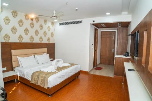 Hotel Grand Hridey- 20 Steps From Railway Station