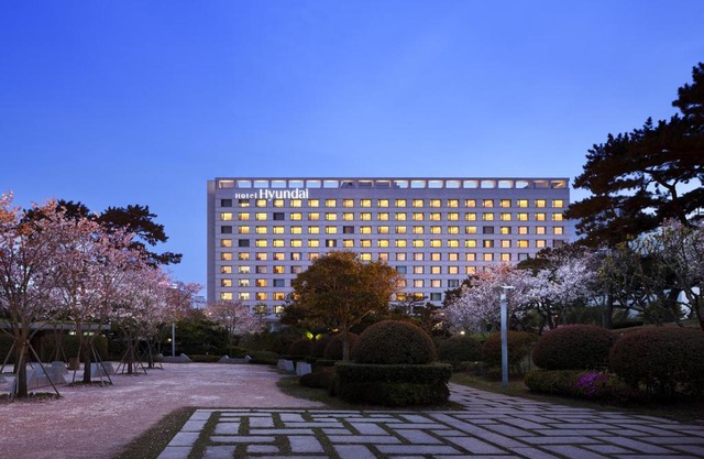 Hotel Hyundai by Lahan Ulsan