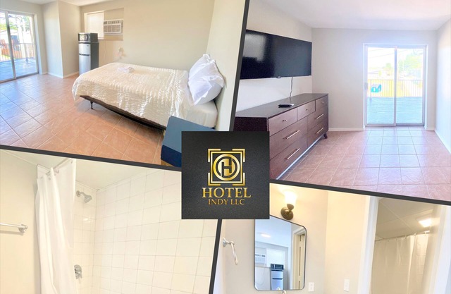 Hotel Indy Balcony Room
