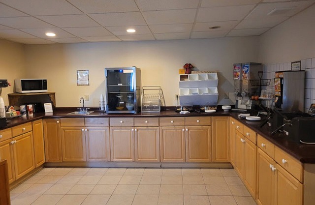 Hotel Iron Mountain Inn & Suites