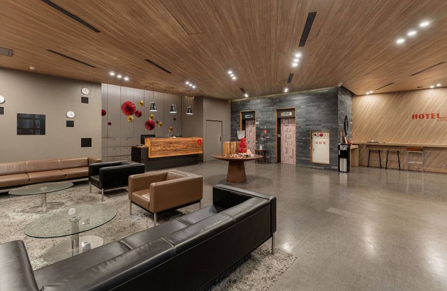 Hotel j Metropolis
