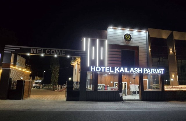 Hotel kailash parvat