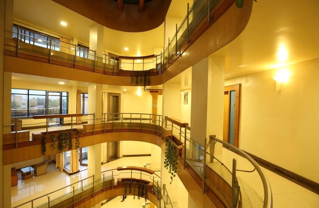 Hotel Kohinoor Square