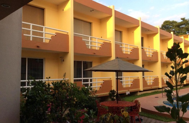 Hotel La Media Luna Inn