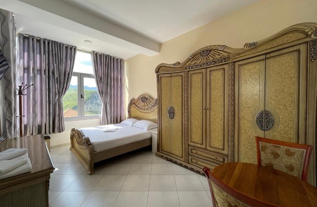 Hotel Latifi