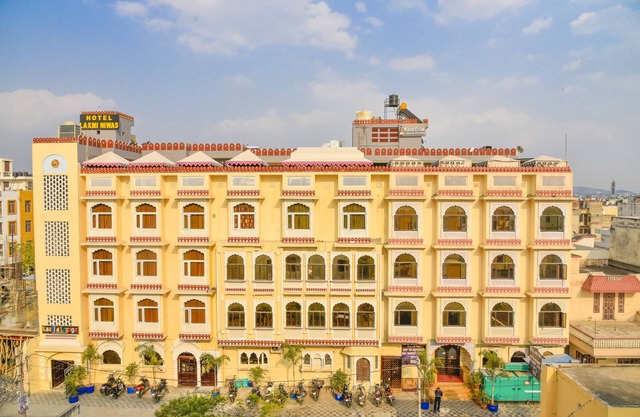 Hotel Laxmi Niwas
