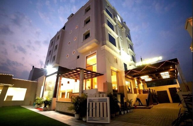 Hotel M1
